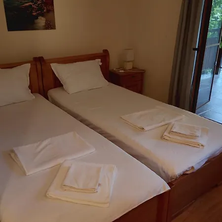 Garden Of Eden- Sweet Dreams Rey&mar Saint