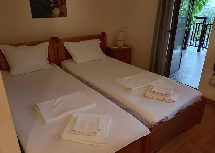 Garden Of Eden- Sweet Dreams Rey&mar Saint